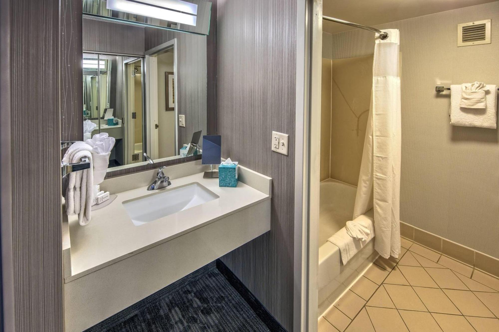 Courtyard By Marriott Springfield Hotel Buitenkant foto