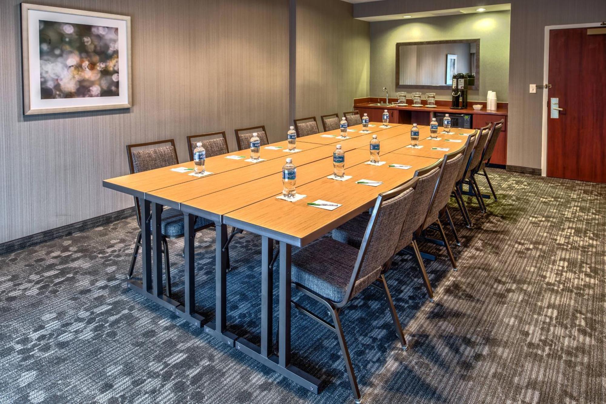 Courtyard By Marriott Springfield Hotel Buitenkant foto