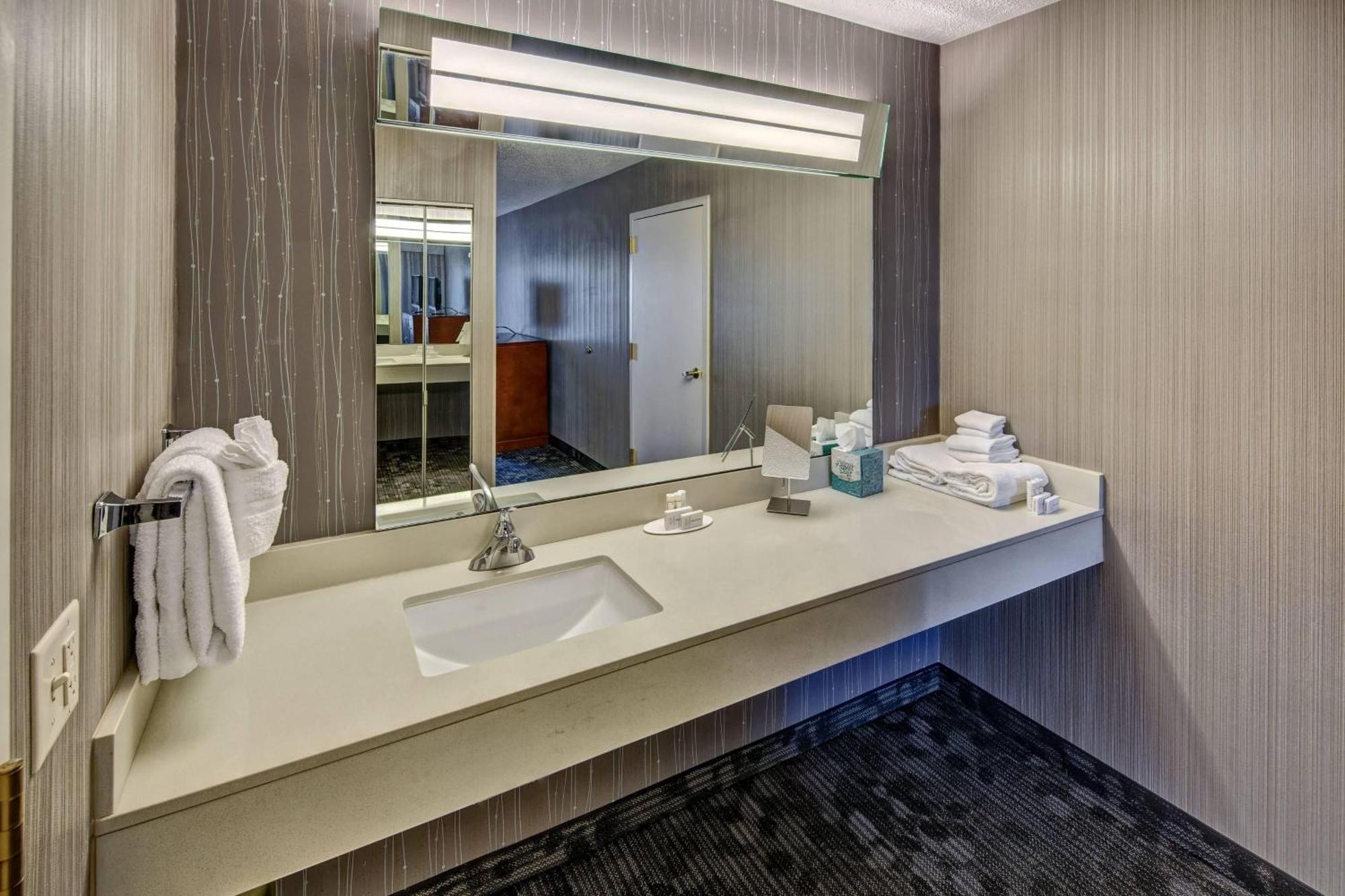 Courtyard By Marriott Springfield Hotel Buitenkant foto