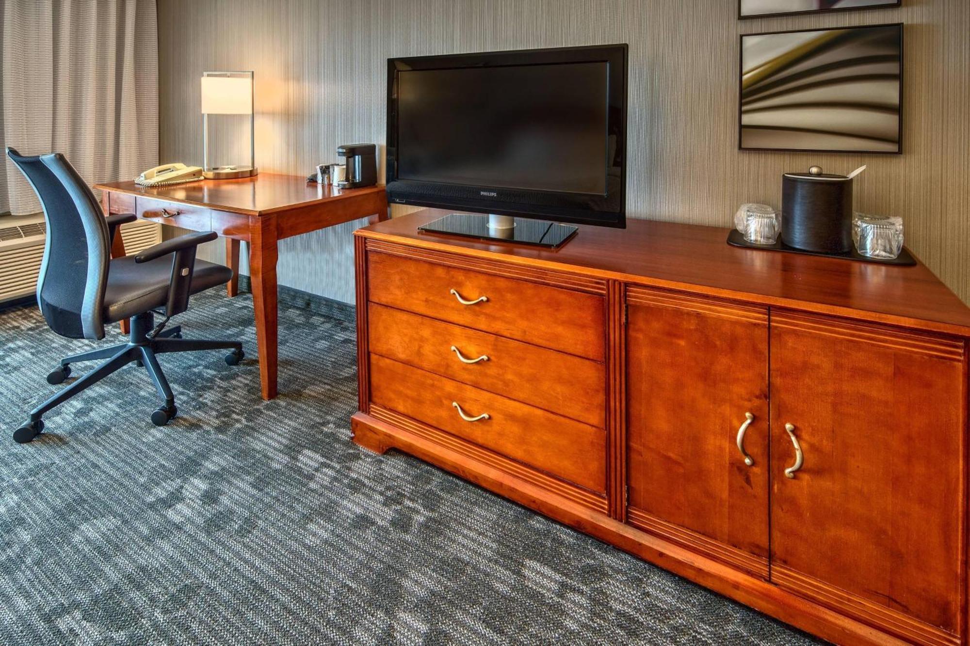Courtyard By Marriott Springfield Hotel Buitenkant foto